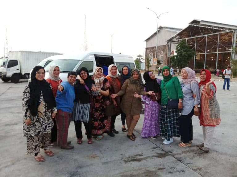 Sewa Hiace bersama rombongan bapak Abdulah dari New Diamond Wedding Service