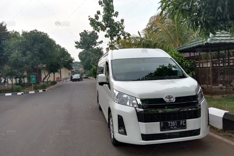 Sewa Hiace Jakarta di Gedung Pertemuan Sdelog Polri Cipinang Jakarta